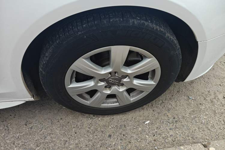 Used Audi A4L 2012 2.0 TFSI automatic Comfort trim level