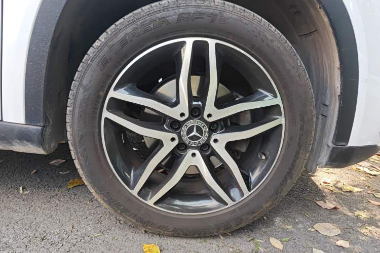 Used Mercedes-Benz GLA 2017 GLA 200 Fashion Model Right Front Wheel Hub