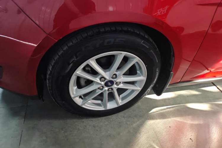 Used Ford Focus 2017 Hatchback 1.6L Automatic Fashion Edition Smart Drive Version Left Front Wheel Hub