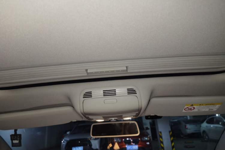 Used Volkswagen Magotan 2016 1.8TSI Smart Enjoyment Leading Model Headliner