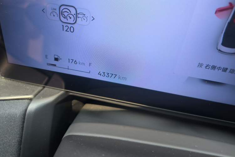 Used Lynk & Co 03 2023 1.5T EM-F PM Odometer Close Up