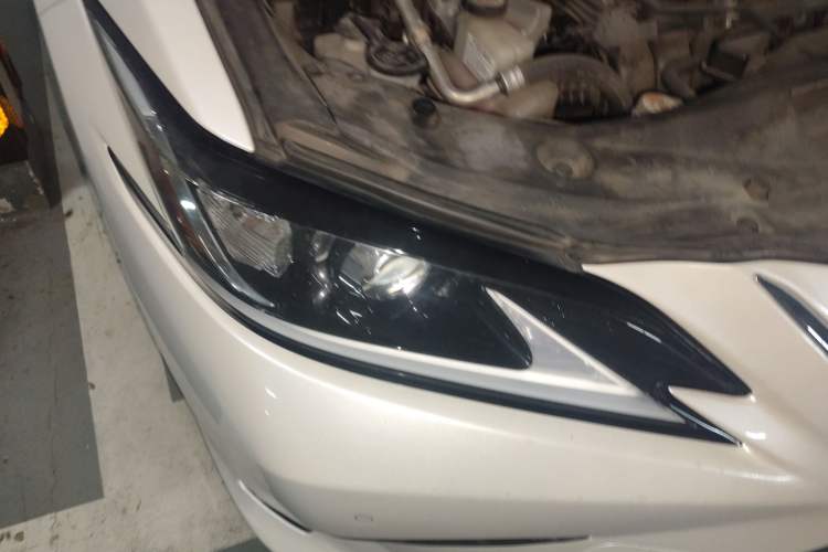 Used Lexus ES 2018 300h Premier Edition China VI Standard
