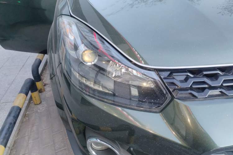 Used JMC Yuhu 3 2018 1.8T Gasoline Two-Wheel Drive Advanced Edition Standard Wheelbase
