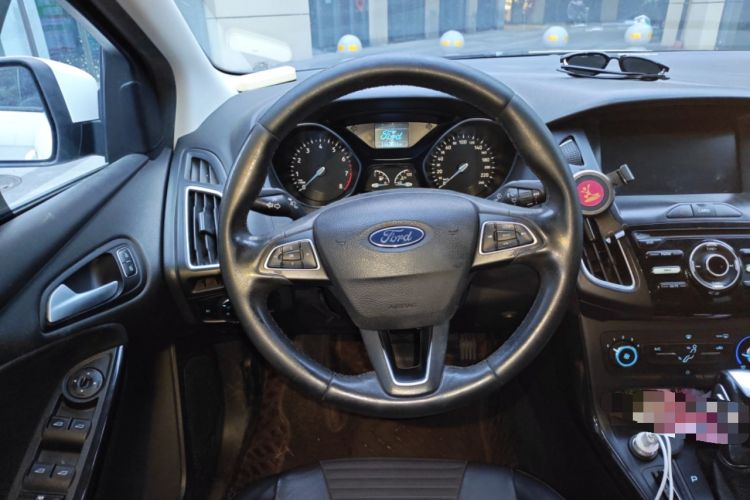 Used Ford Focus 2018 Sedan Classic 1.6L Automatic Trendy SmartDrive Edition Steering Wheel