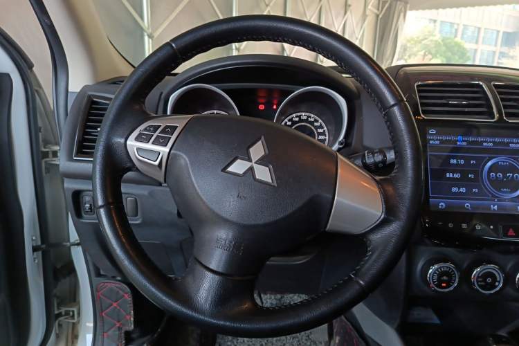 Used Mitsubishi ASX 2018 2.0L CVT Two-Wheel Drive Deluxe Edition Steering Wheel