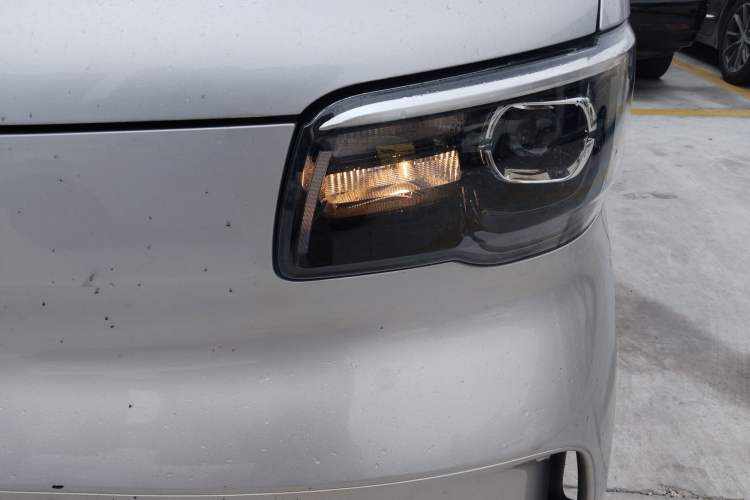 Used Wuling Zhiguang New Energy 2025 Model 305km Ambitious Edition
