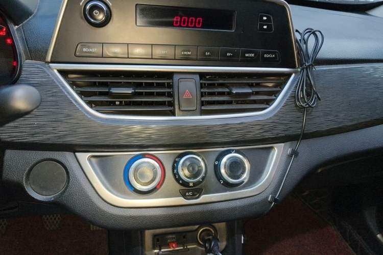 Used Baojun 310 2016 1.2L manual Comfort trim level