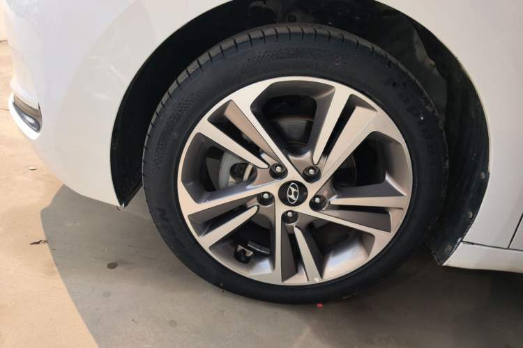 Used Hyundai Elantra (6th Generation / Lingdong) 2016 1.6L Automatic ZhiXuan – Elite Version