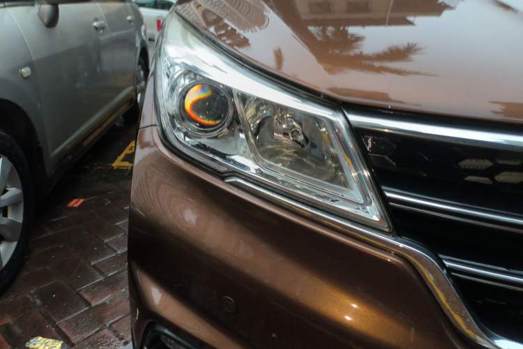 Used Baojun 730 2019 1.5T CVT Flagship Model 7 Seats China VI Emission Standard Right Front Headlight