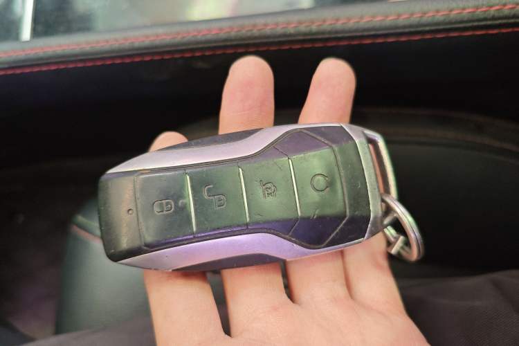 Used BYD Tang New Energy 2018 DM 2.0T All-Wheel Drive Smart Connectivity Luxury Model 7 Seats China V Emission Standard
