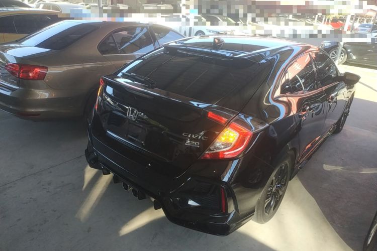 Used Honda Civic 2021 HATCHBACK 220TURBO CVT Trendy Cool Edition
