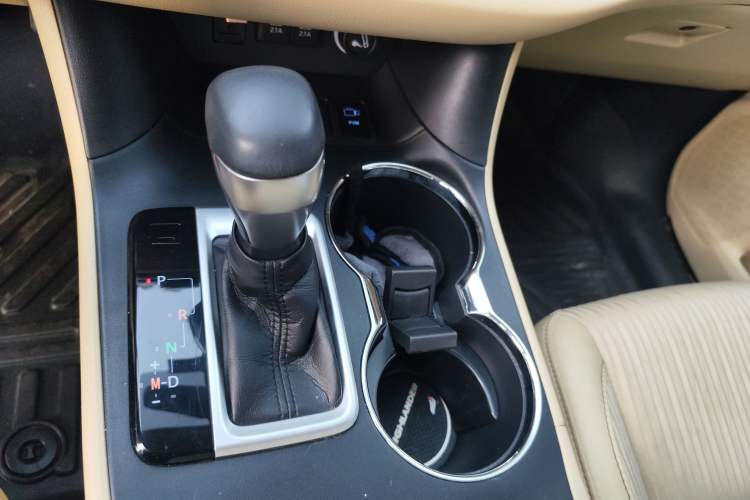 Used Toyota Highlander 2018 2.0T Two-Wheel Drive Elite Version 5 Seats China VI Standard
