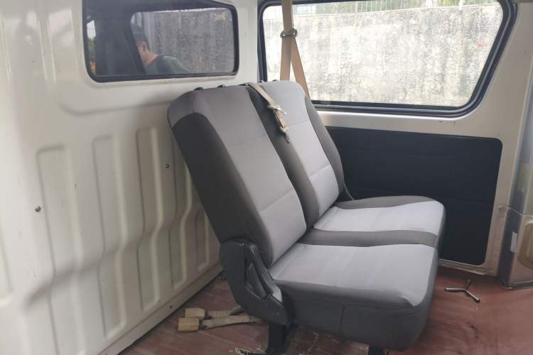 Used CHANGAN KAICHENG Ruixing M80 2018 1.5L Comfort Van Flat Roof Back-Hinged Doors 4G15S
