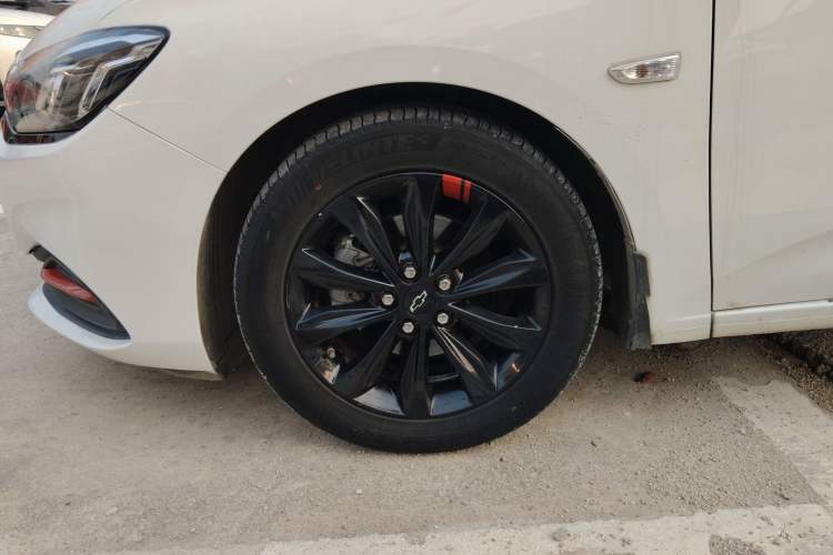 Used Chevrolet Monza 2020 Light Hybrid Redline 320T Dual-Clutch Joyful Edition Exterior 4