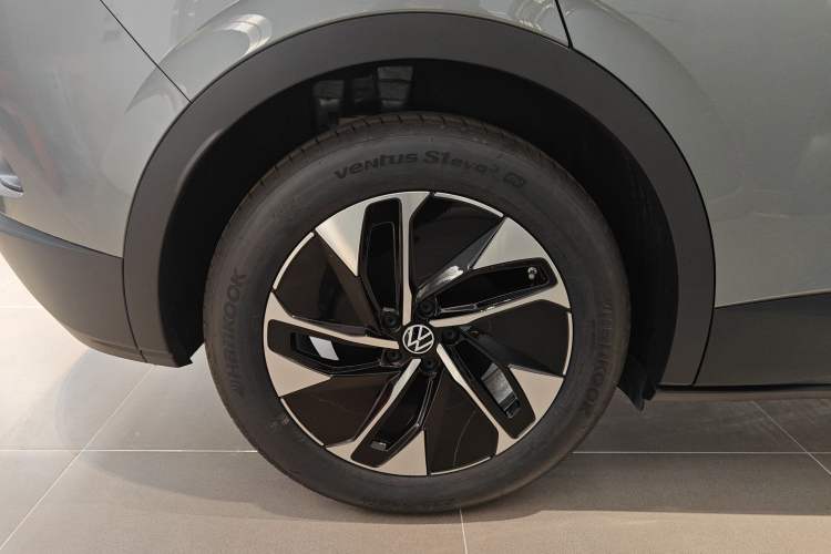 Used Volkswagen ID.4 CROZZ 2025 Pure Edition Exterior 5