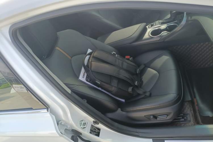 Used Toyota Camry 2021 2.0G Luxury Edition Right Front Seat