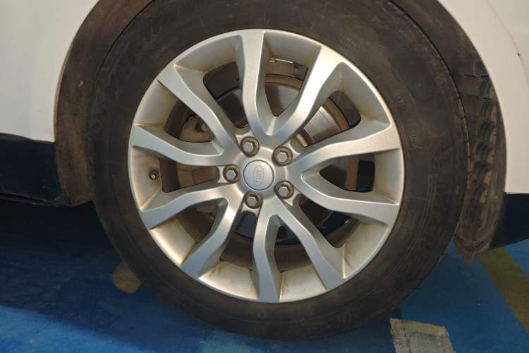 Used Land Rover Range Sport 2016 3.0 SC V6 HSE Right Front Wheel Hub