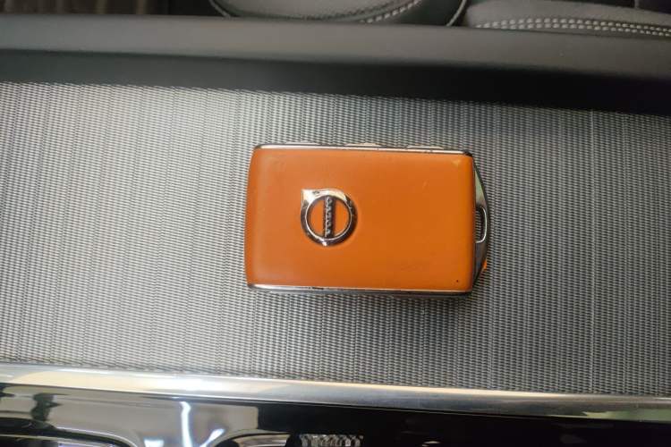 Used Volvo XC60 New Energy 2021 T8 E-Drive Hybrid Smart & Dynamic Edition
