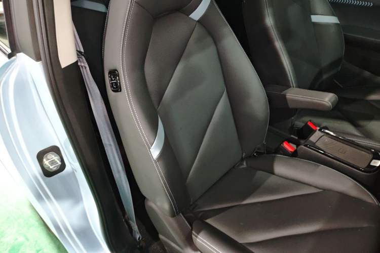 Used Chery New Energy Boundless Pro 2022 301km LingShou Edition Lithium Iron Phosphate
