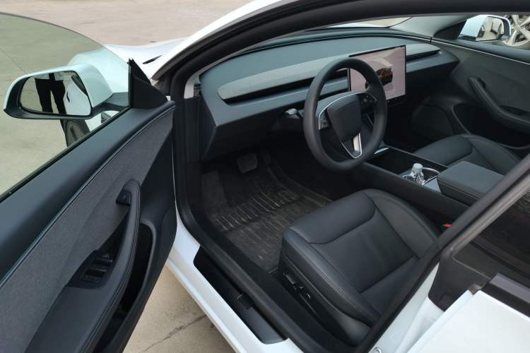 Used Tesla Model 3 2025 Model Revised Rear-Wheel-Drive Version
