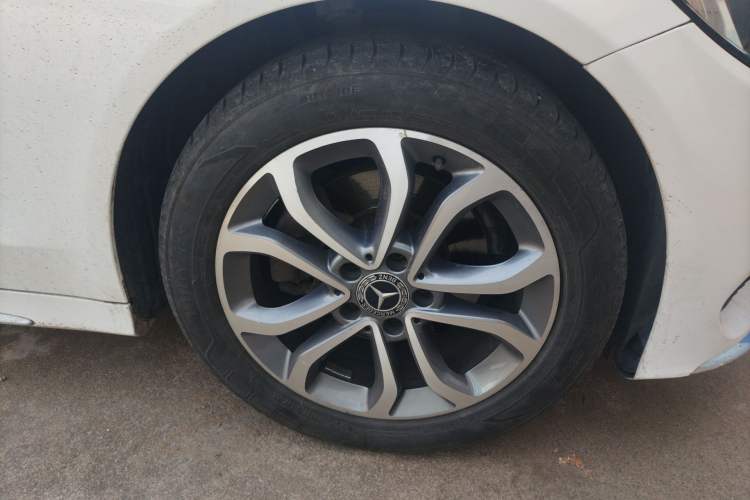 Used Mercedes-Benz C-Class 2017 Restyled C 180 L Fashion Edition Sport Version Right Front Wheel Hub