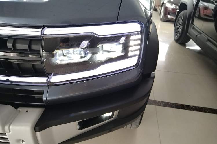 Used Formula Leopard 5 2023 Cloud Ride Flagship Edition