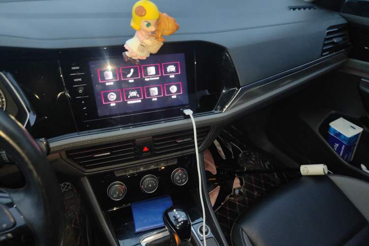 Used Volkswagen Sagitar 2020 280TSI DSG Comfort Version China VI Standard Audio And AC Panel