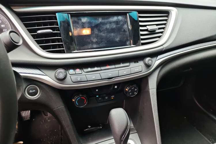 Used Buick GT 2021 Revised Version Flagship 1.5L Automatic Elite Edition Audio And AC Panel