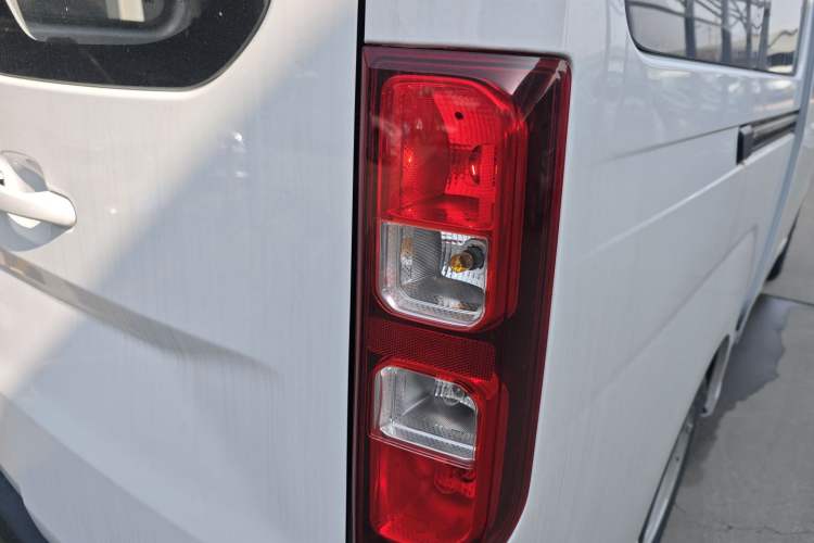 Used Wuling Yangguang 2025 Model 400km Bus Edition—Comfort Edition