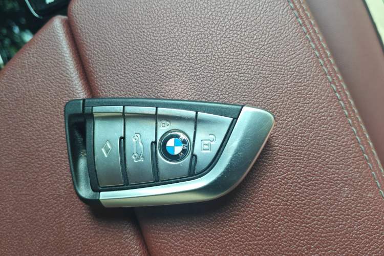 Used BMW 5 Series 2022 Second Facelift 530Li Leading Edition M Sport Package Vehicle Key