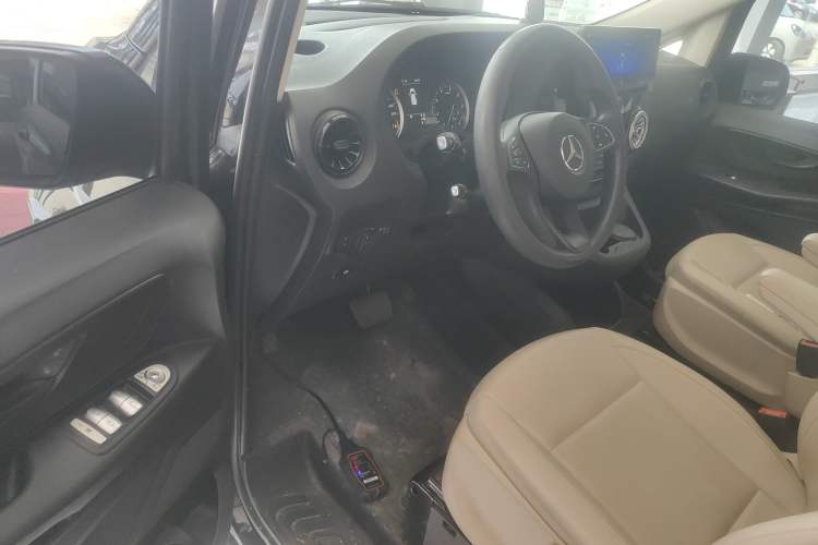 Used Mercedes-Benz Vito 2021 2.0T Elite Version 7 Seats Driver Seat