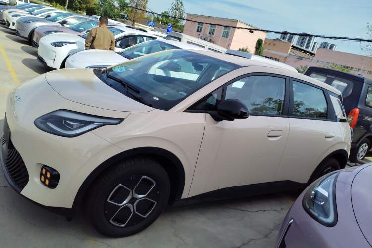 Used AION UT 2025 330 Starlight Edition
