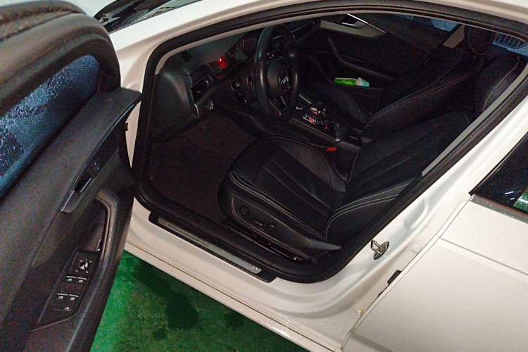 Used Audi A4L 2019 40 TFSI Ambition China VI