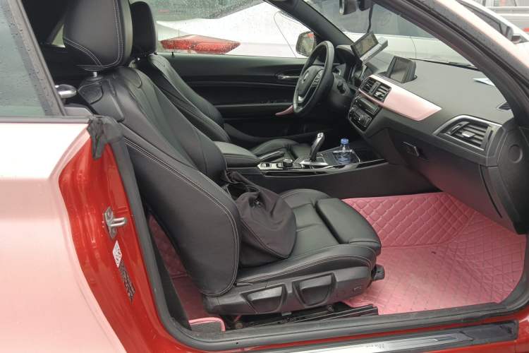 Used BMW 2 Series 2018 220i Convertible Coupe Sports Design Package Right Front Seat