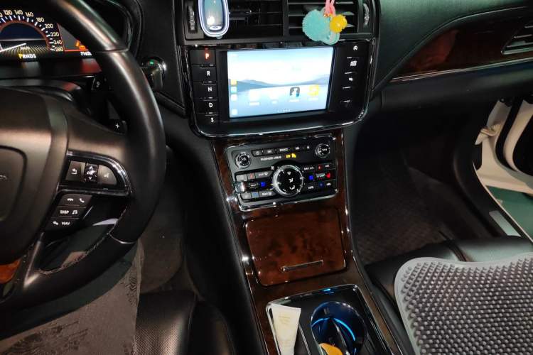 Used Lincoln Continental 2018 2.0T Two-Wheel Drive Luxury Edition
