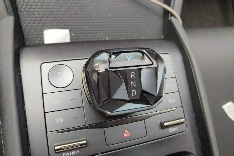 Used BYD Qin L 2024 DM-i 120KM Leading Model Gear Lever