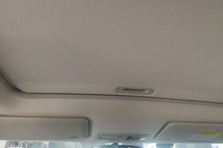 Used Mitsubishi Outlander 2019 2.0L Two-Wheel Drive Comfort Edition 7-Seater China VI Standard