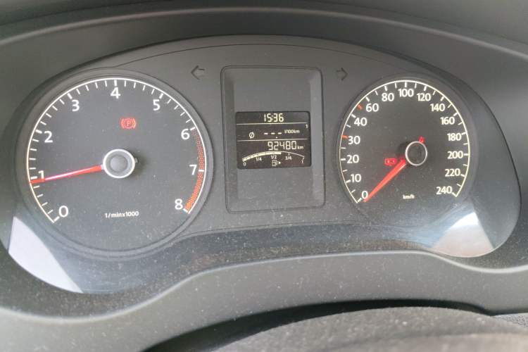 Used Volkswagen Sagitar 2014 1.6L Manual Comfort Model Instrument Cluster