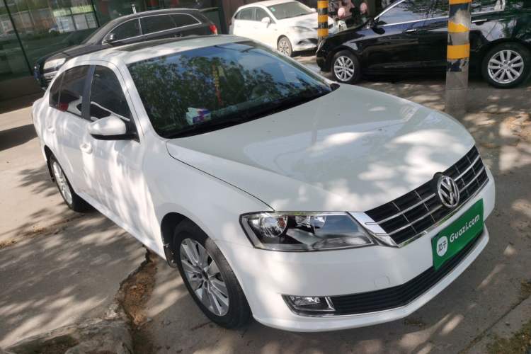 Used Volkswagen Lavida 2013 Revised Version 1.4 TSI DSG Comfort Edition Front Right 45 Deg