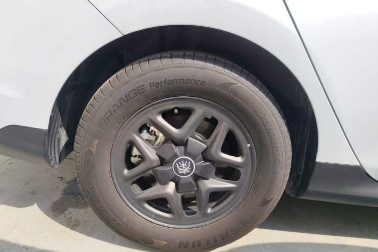 Used BYD Qin PLUS 2025 DM-i Smart Drive 55KM Leading Model Exterior 5