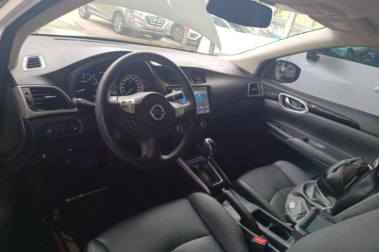 Used Nissan Sylphy 2016 1.6XV CVT Smart Enjoyment Version Center Console