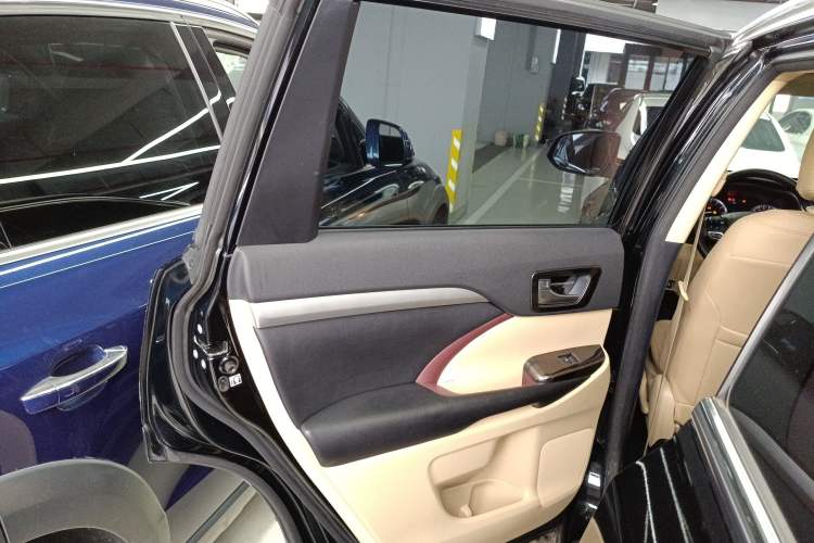 Used Toyota Highlander 2015 2.0T Two-Wheel Drive Elite Edition 7 Seats