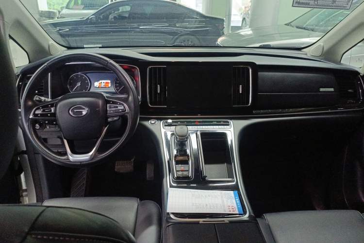 Used GAC Trumpchi M8 2023 Lingxiu Series 390T Deluxe Edition Center Console