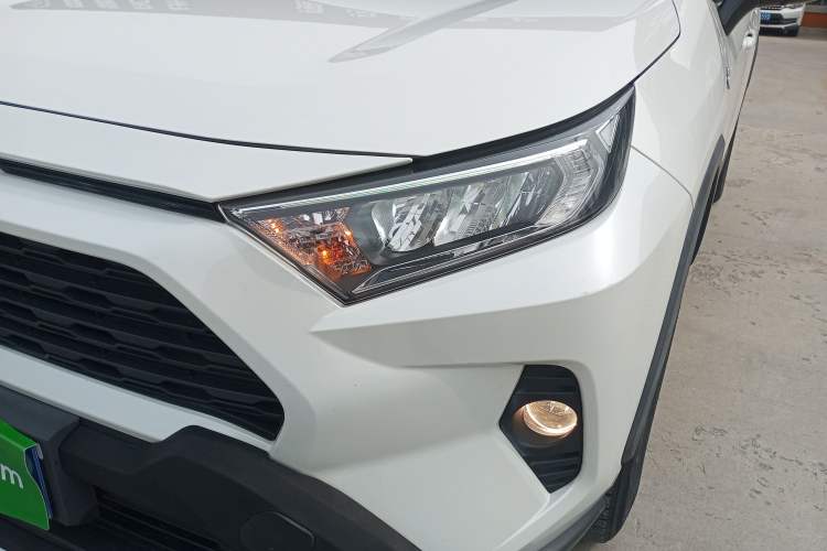 Used Toyota RAV4 2020 Dual-Engine 2.5L E-CVT 4x4 Elite PLUS Edition