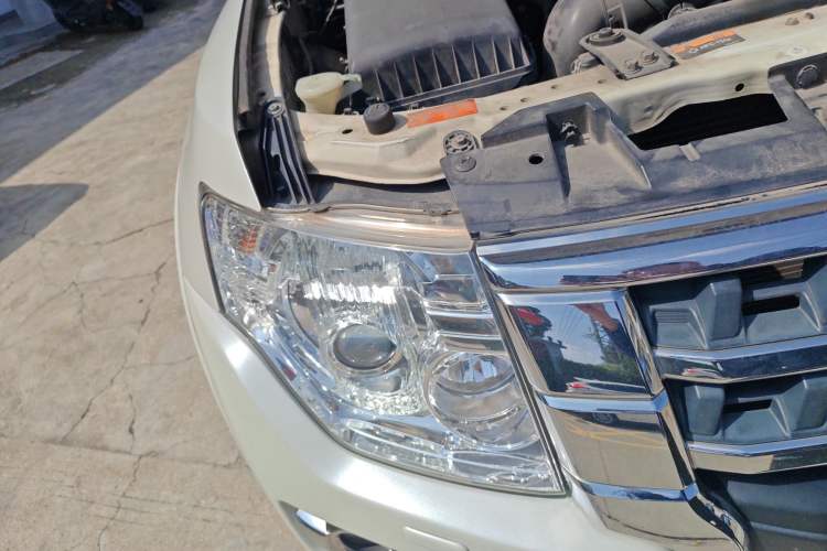 Used Mitsubishi Pajero (Import) 2018 3.0L Automatic Standard Edition
