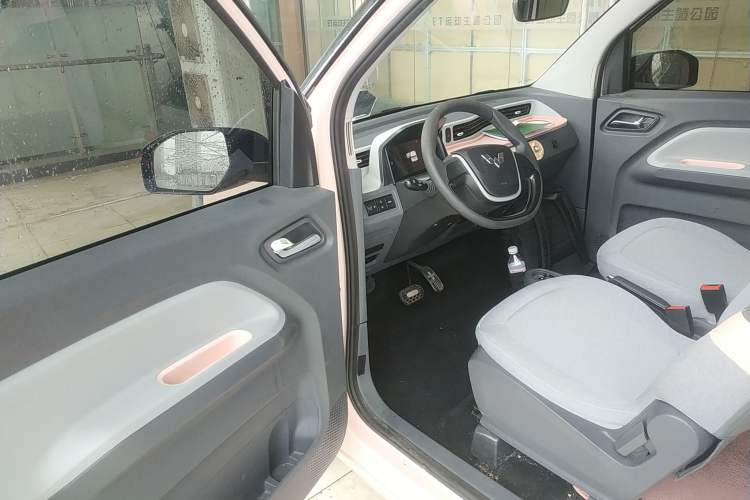 Used Wuling Hongguang MINIEV 2022 Macaron Premium Model – Lithium Ternary Battery
