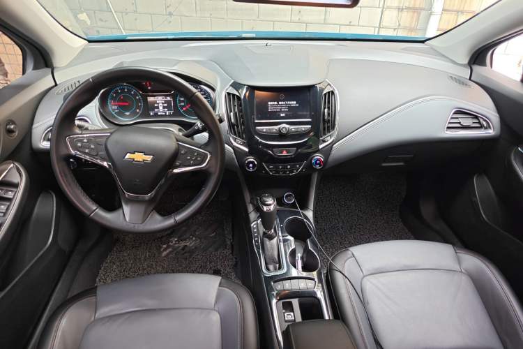 Used Chevrolet Cruze 2017 1.4T Hatchback Dual-Clutch Lingfeng Edition Center Console
