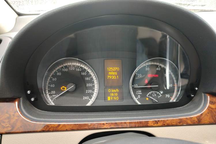 Used Mercedes-Benz Viano 2013 3.0L Comfort Edition
