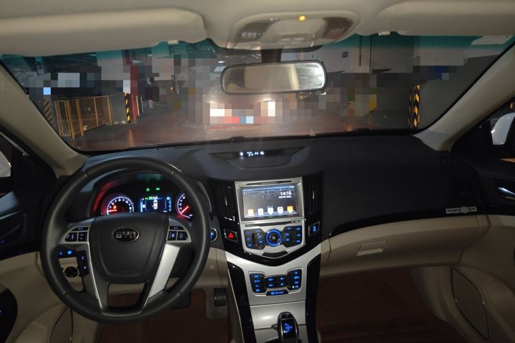 Used BYD e5 2018 450 Smart Connect Deluxe Edition
