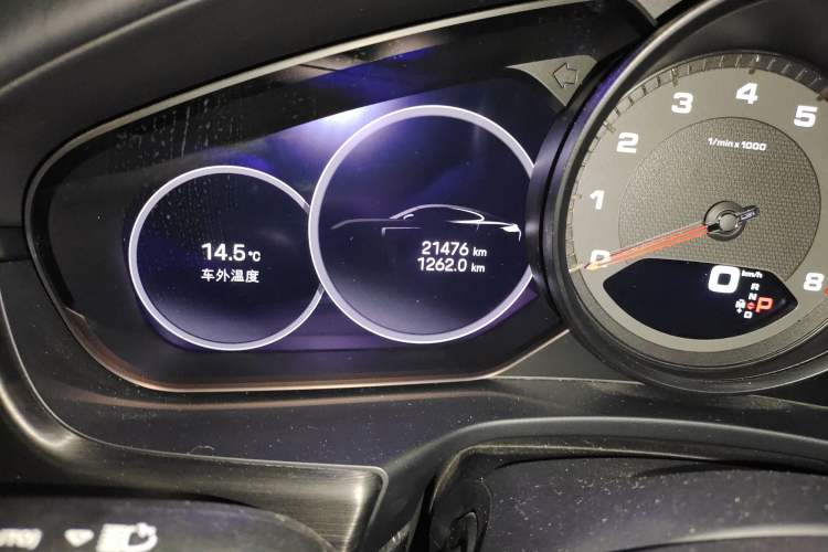 Used Porsche Panamera 2023 Panamera 2.9T Platinum Edition Odometer Close Up